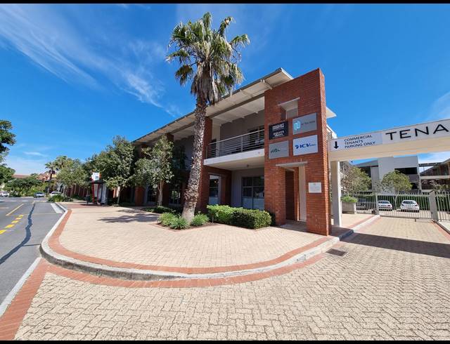 112M² OFFICE TO LET IN CENTURY CITY